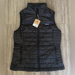 NWT!! FA24 Patagonia Nano Puff Vest Womens Medium Black Quilted MSRP $189